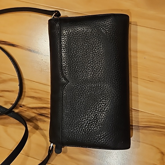 Kate Spade Pebble Leather Harlow Wallet on a String Black in Good Used Condition - Picture 2 of 15